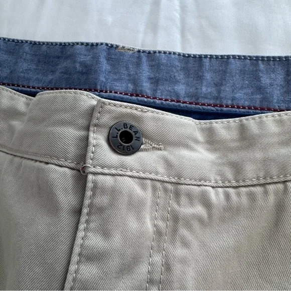 L.L.Bean Men’s Casual Standard Fit 100% Cotton Light Khakis, EUC - Picture 3 of 7